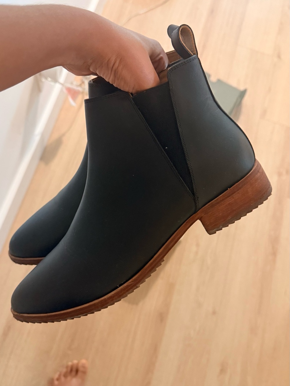 Nisolo Leather Black Chelsea Ankle Boots Size 11M Original Box